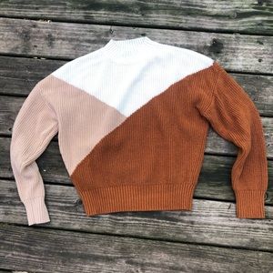 Oversized knitted sweater